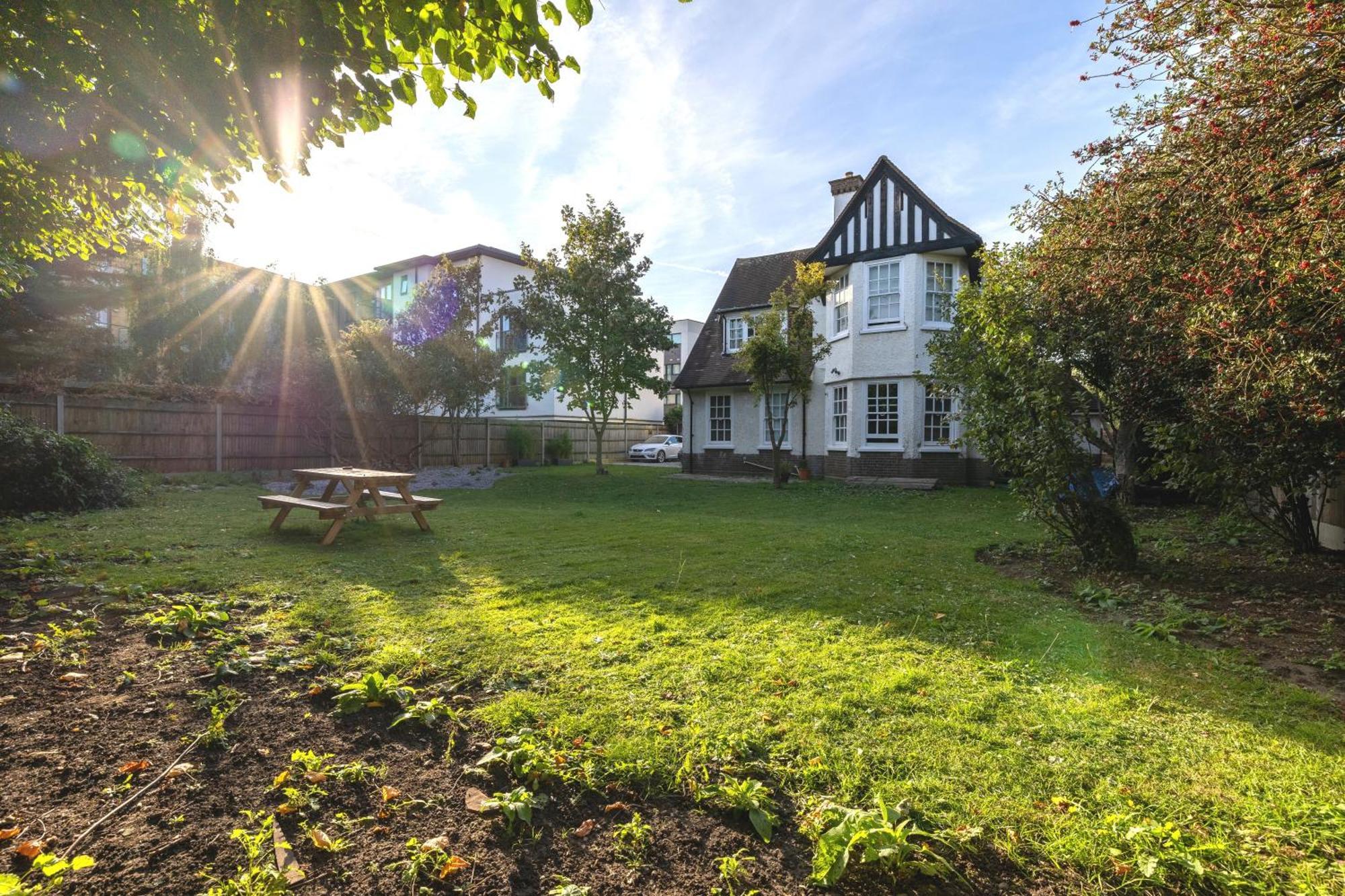 The Vicarage Tooting, Sw17 Hotel London Exterior photo